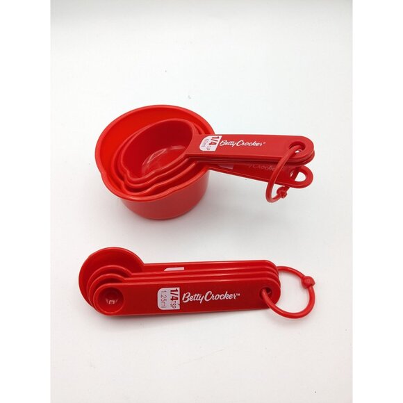 Vintage Betty Crocker Nesting Hanging Measuring Cups And Spoons Red - Picture 1 of 7